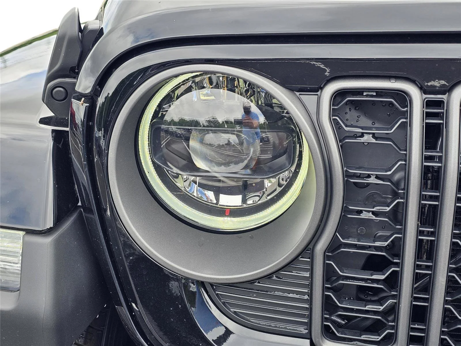 New 2026 Black Clearcoat Jeep Sahara image 4