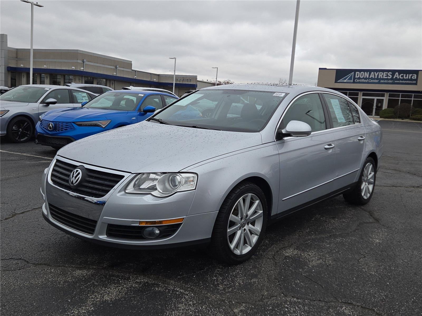 Used 2010 Volkswagen Passat Komfort with VIN WVWJK7AN0AE136084 for sale in Fort Wayne, IN