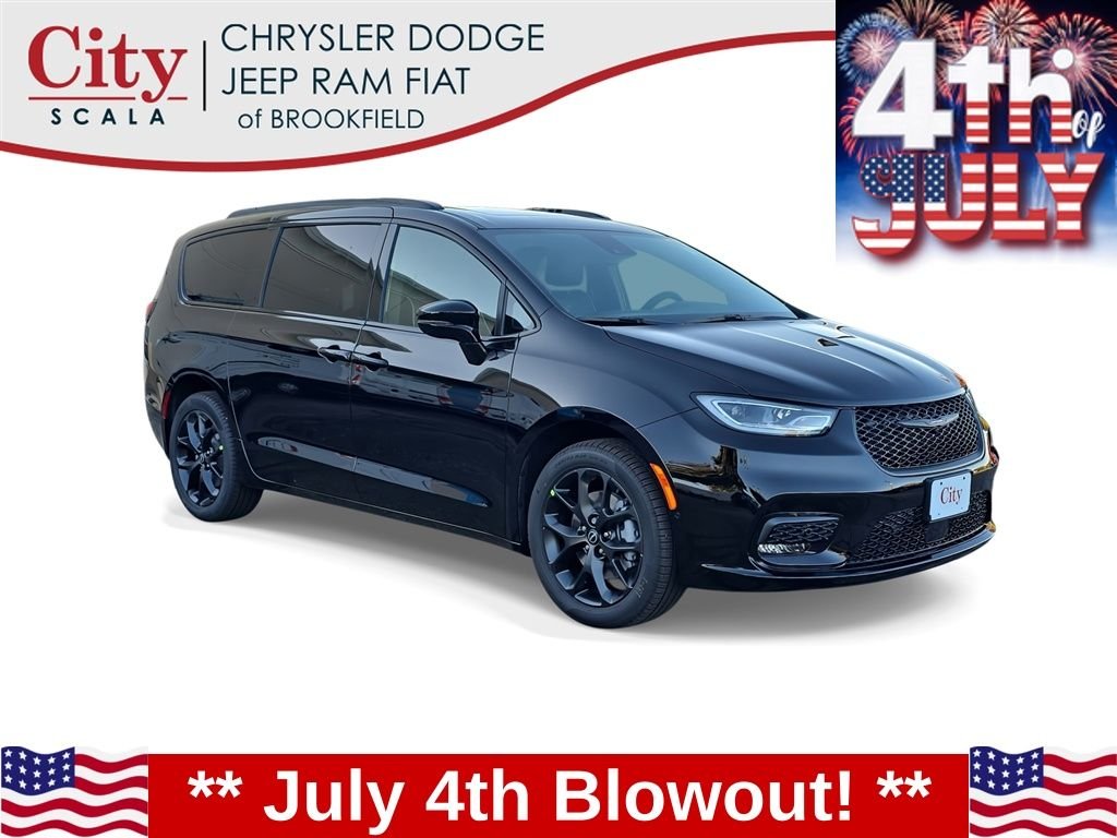 New 2026 Diamond Black Crystal Pearl-Coat Exterior Paint Chrysler Limited image 1