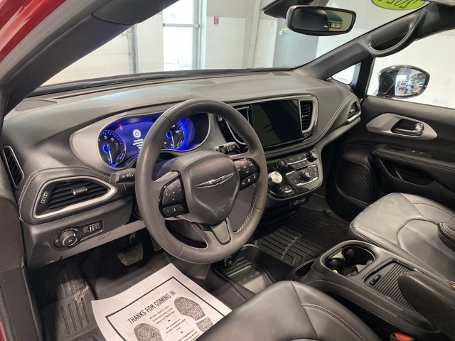 2024 Chrysler Pacifica Touring L - Photo 10