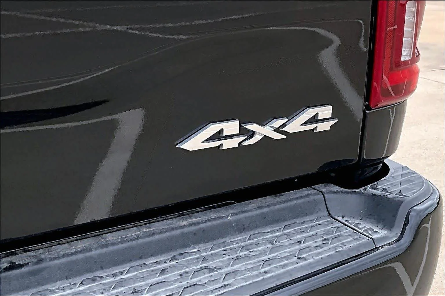 New 2026 Diamond Black Crystal Pearl-Coat Exterior Paint RAM Longhorn image 15