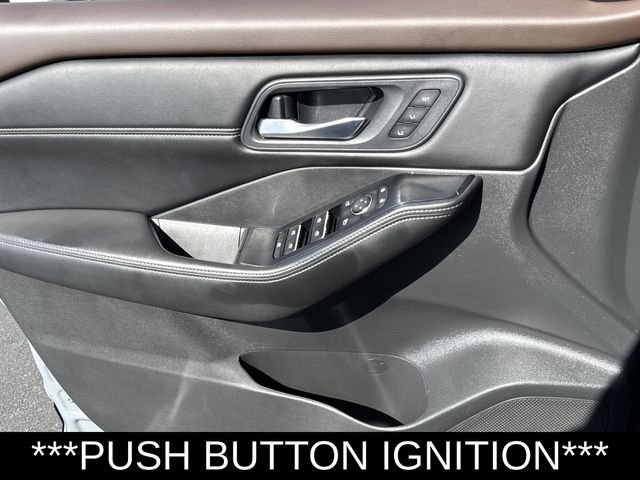 Used 2023 Gray Nissan SL image 11