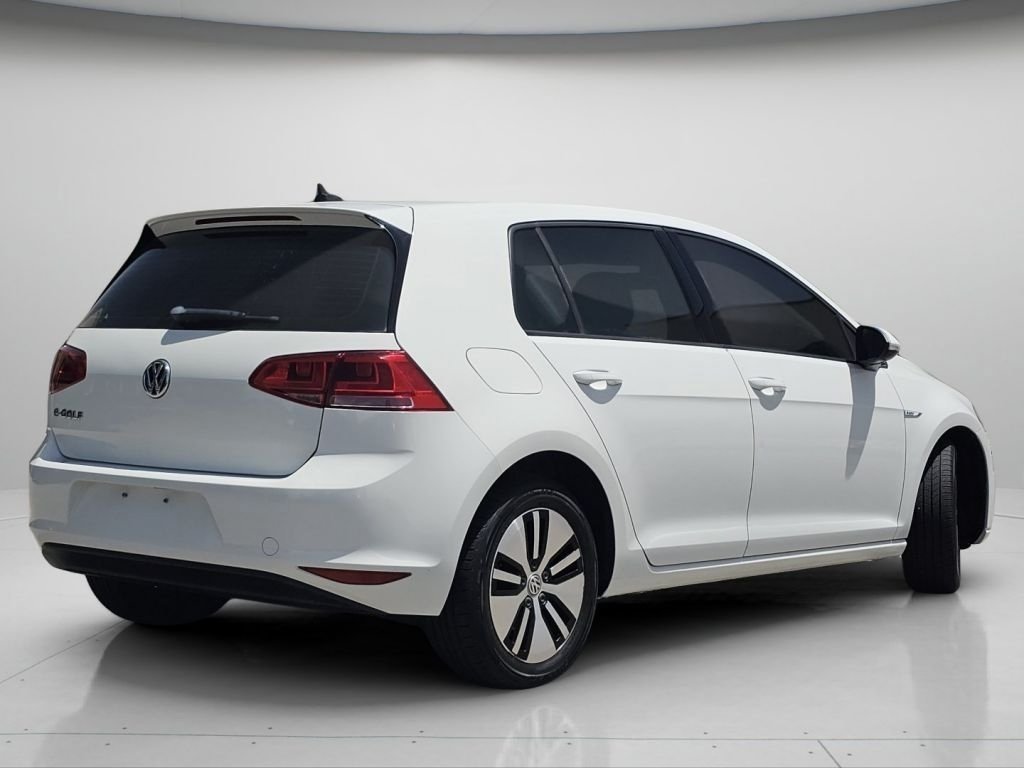 Used 2016 Pure White Volkswagen SE image 24