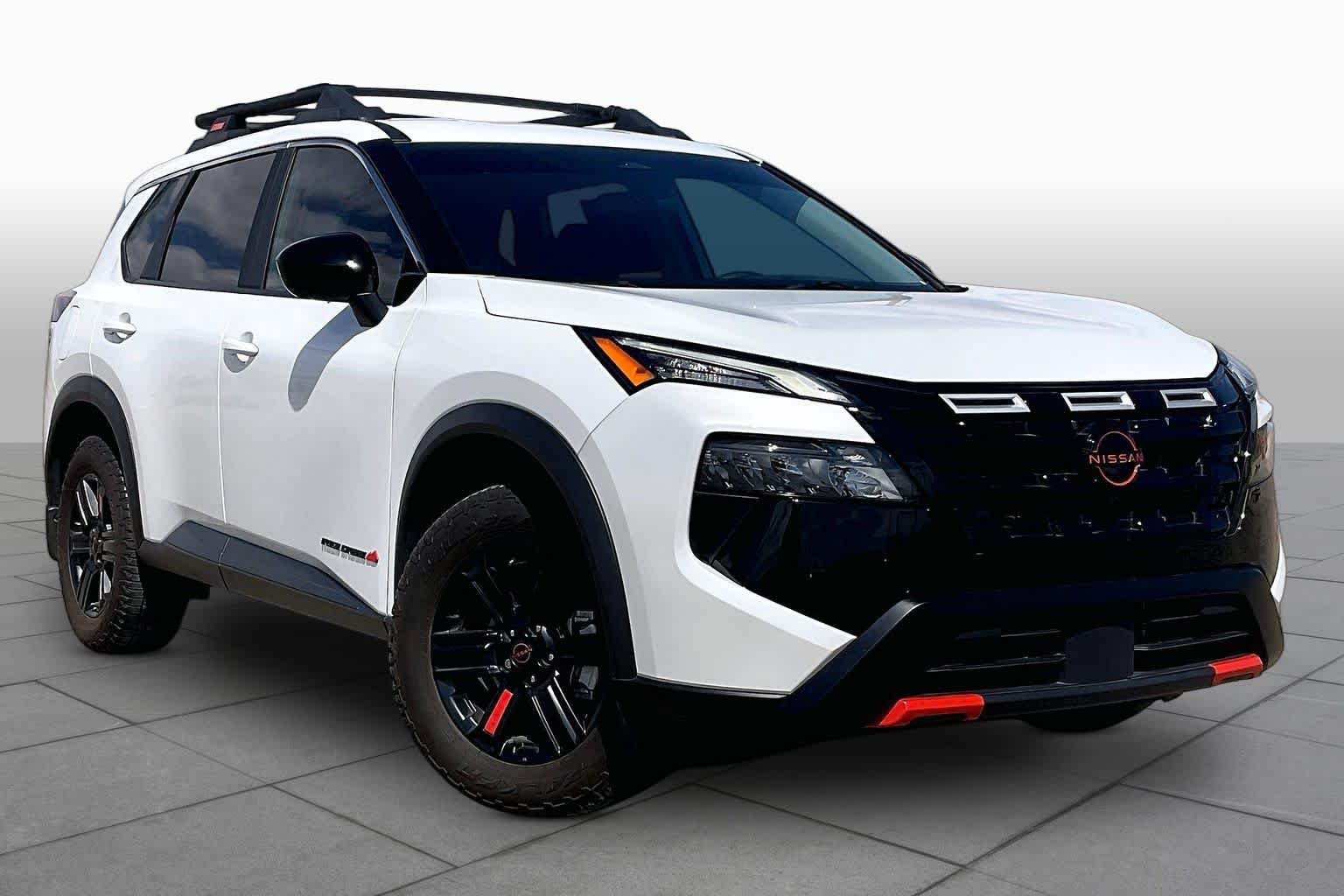Used 2025 Everest White Pearl Nissan Rock Creek image 3