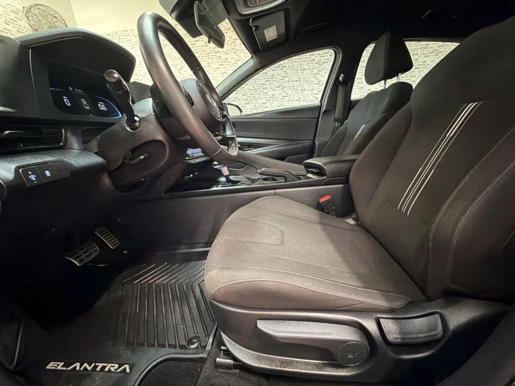 Used 2025 Intense Blue Hyundai SEL Sport image 23