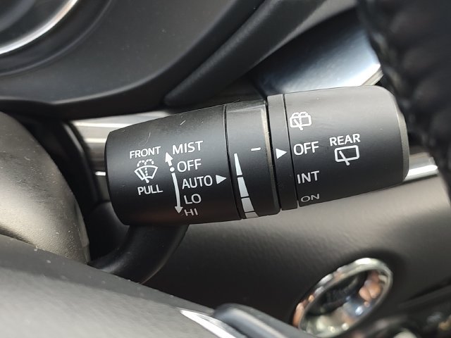 Used 2017 Red Mazda Grand Select image 22