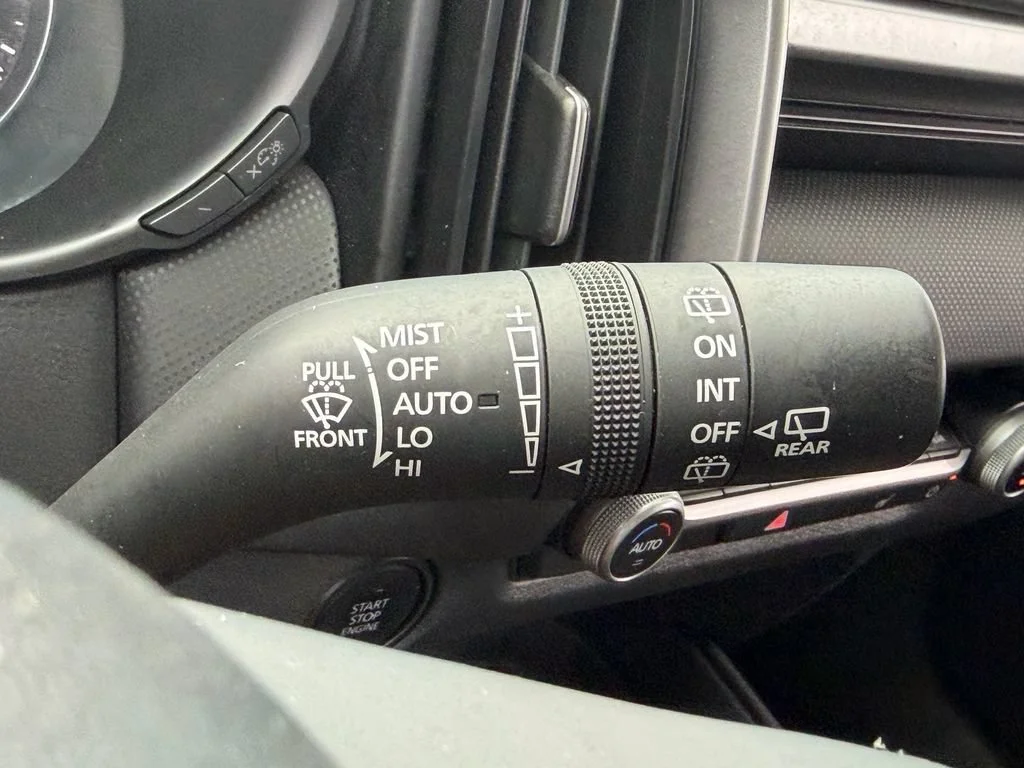 Used 2025 Wind Chill Pearl Mazda 2.5 S Preferred Package image 30