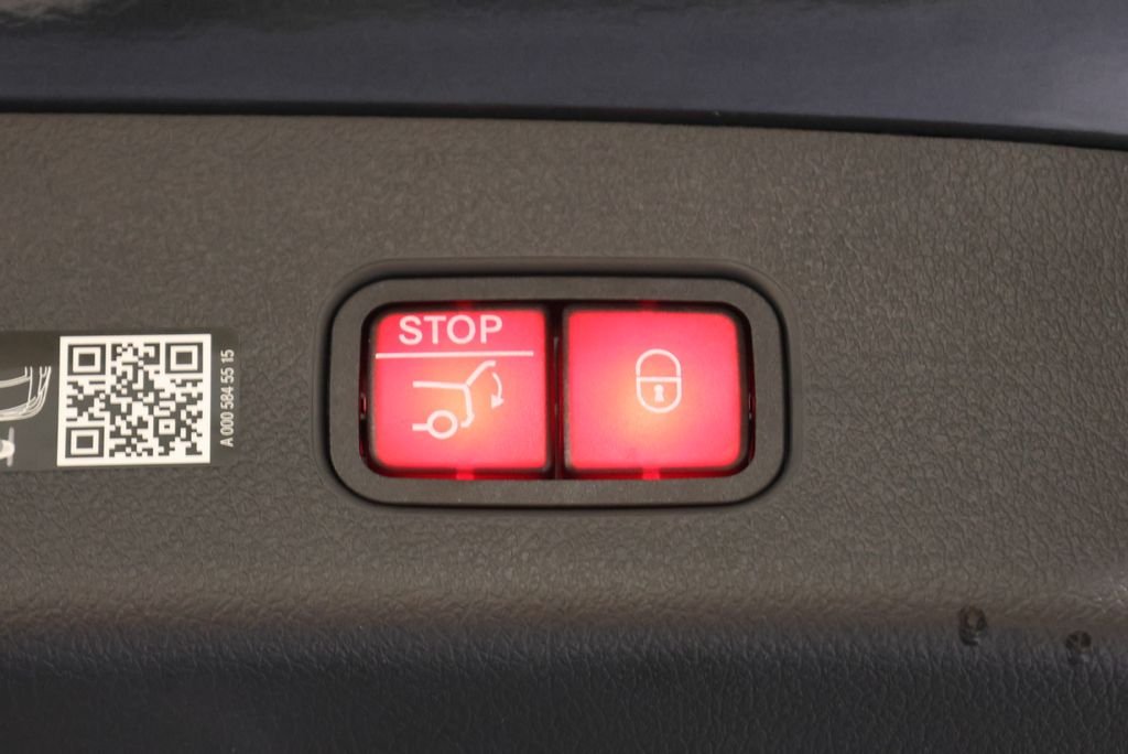 Used 2027  Mercedes-Benz GLC 300 image 56