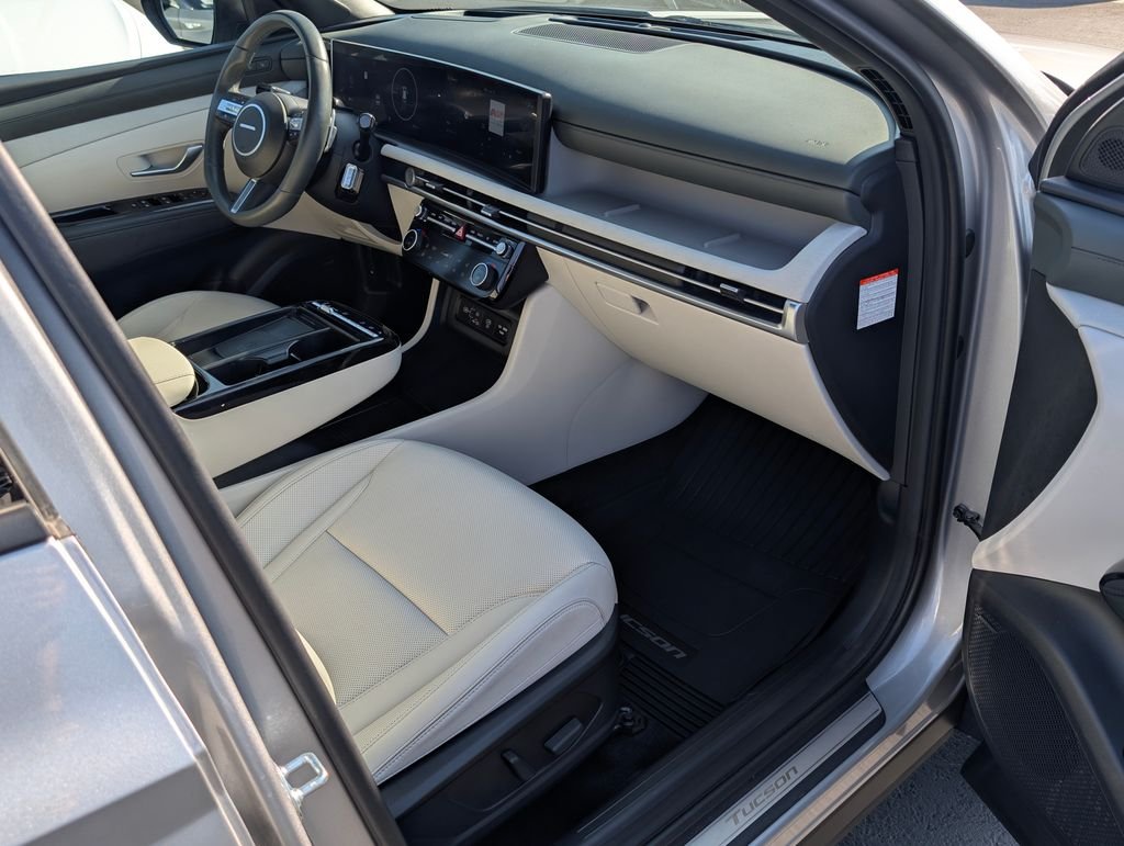2025 Hyundai Tucson Limited - Photo 10