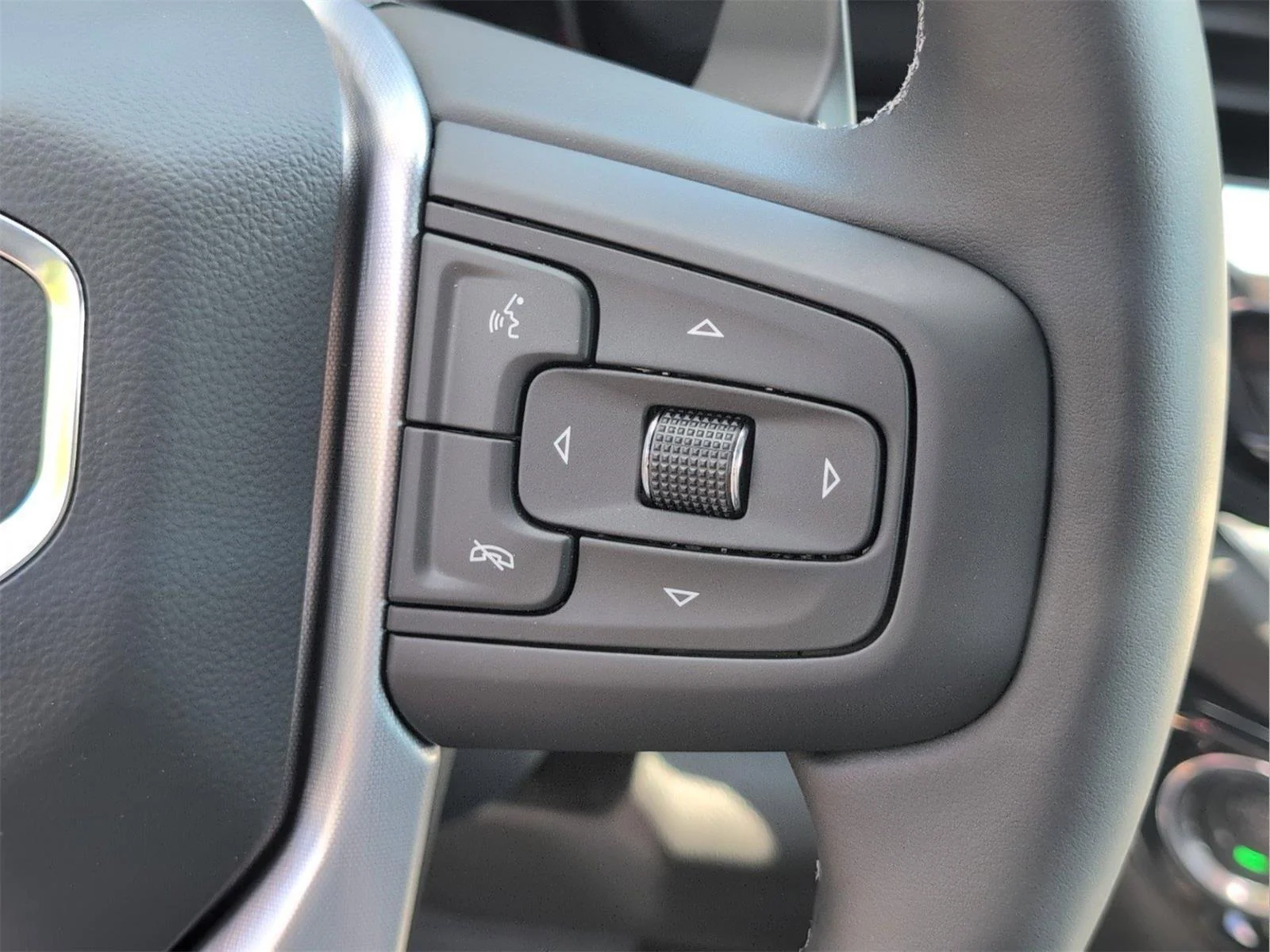 New 2026 Sterling Metallic GMC Elevation image 17