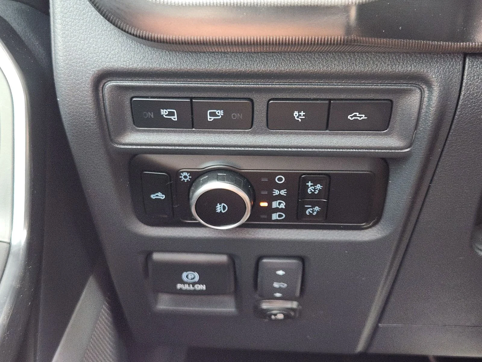 Used 2023 White Ford Platinum image 22
