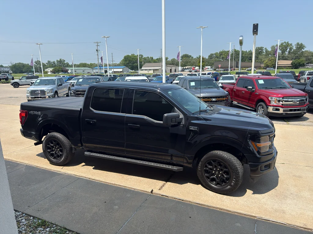 Used 2024 Agate Black Metallic Ford XLT image 17