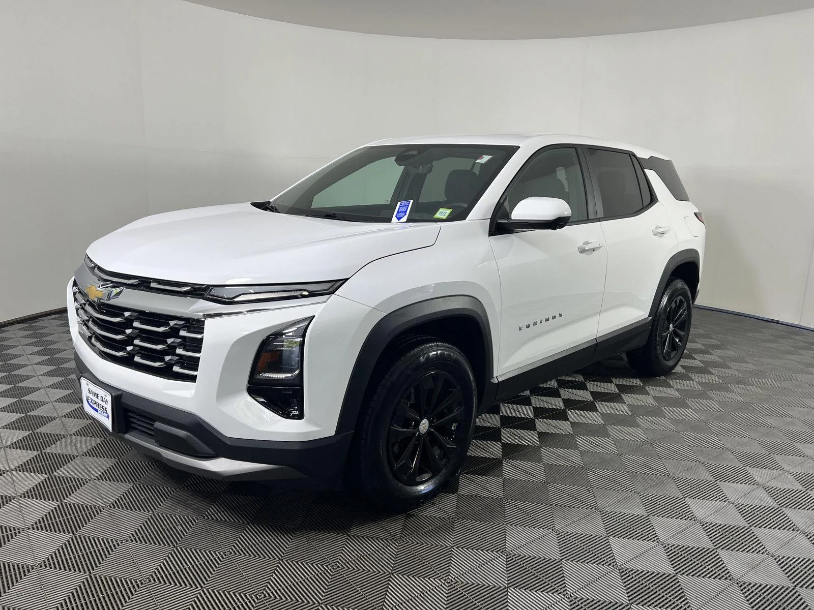Used 2025 Summit White Chevrolet LT image 28