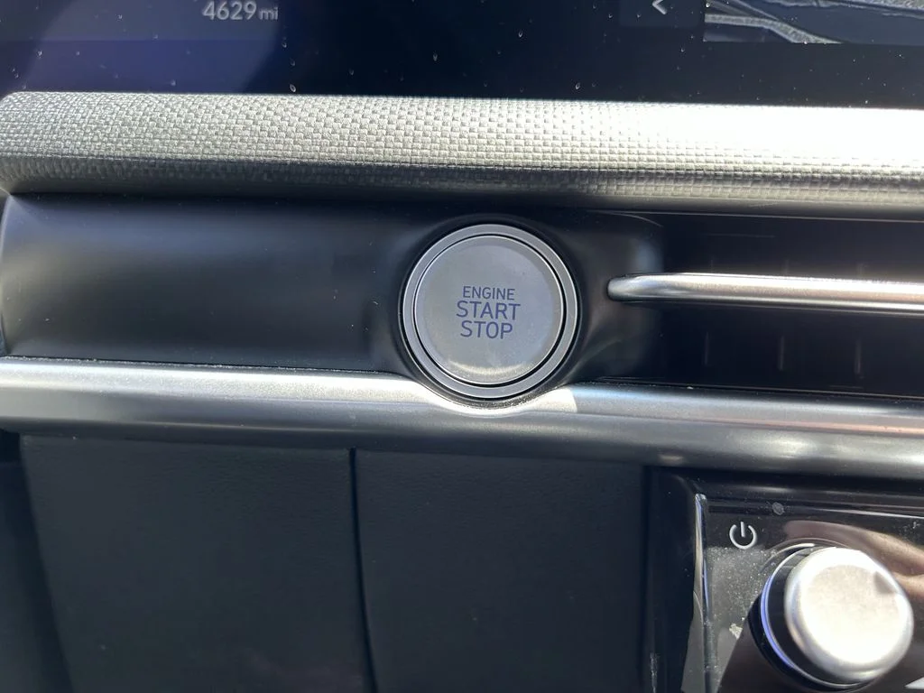 Used 2025 Gray Hyundai SEL Convenience image 35