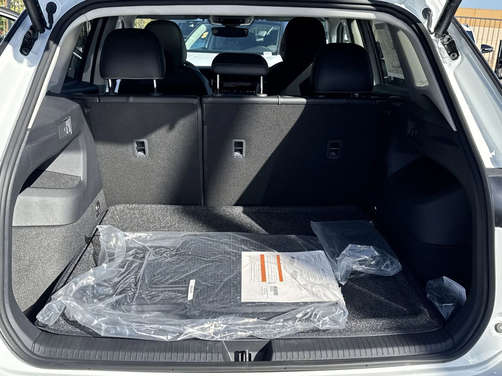 New 2026 Pure White Volkswagen SE image 33