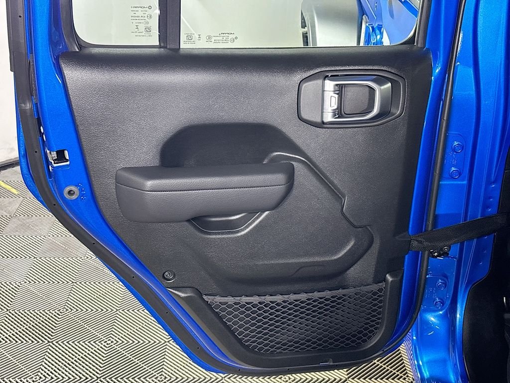 New 2026 Hydro Blue Pearl-Coat Exterior Paint Jeep Sport S image 18