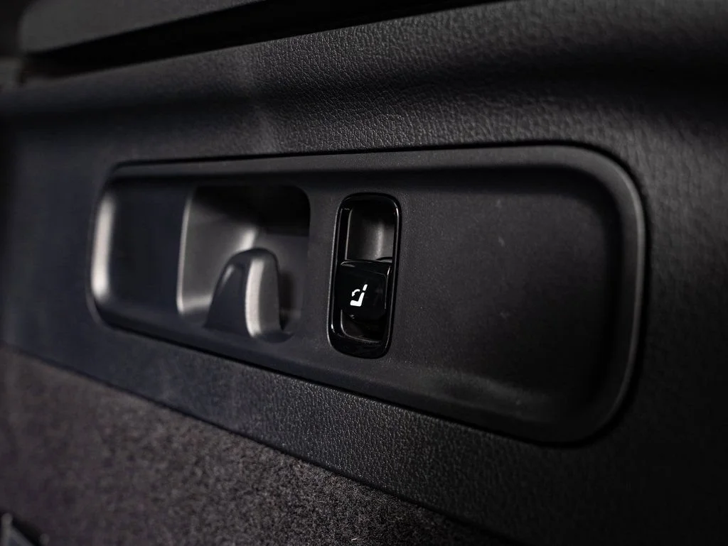 Used 2026 Black Mercedes-Benz GLC 300 image 24