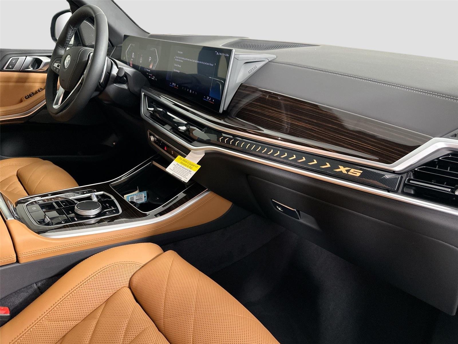 New 2026 Mineral White Metallic BMW xDrive50e image 31
