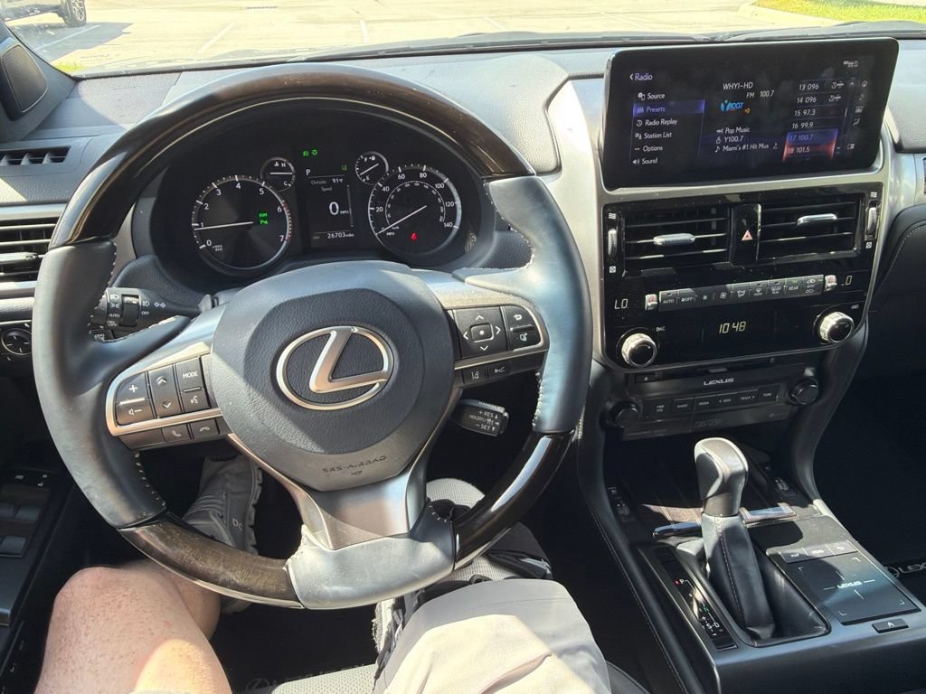 Used 2023 Silver Lexus GX 460 Premium image 2