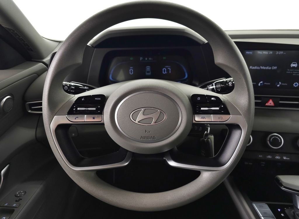 2024 Hyundai Elantra SE - Photo 19