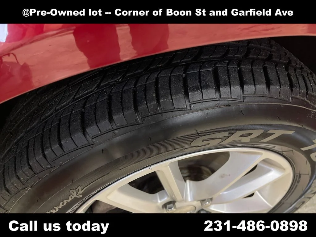 Used 2014 Red Dodge SXT image 12
