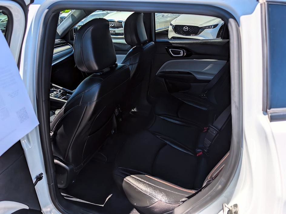 Used 2024 Bright White Clearcoat Jeep Limited image 9