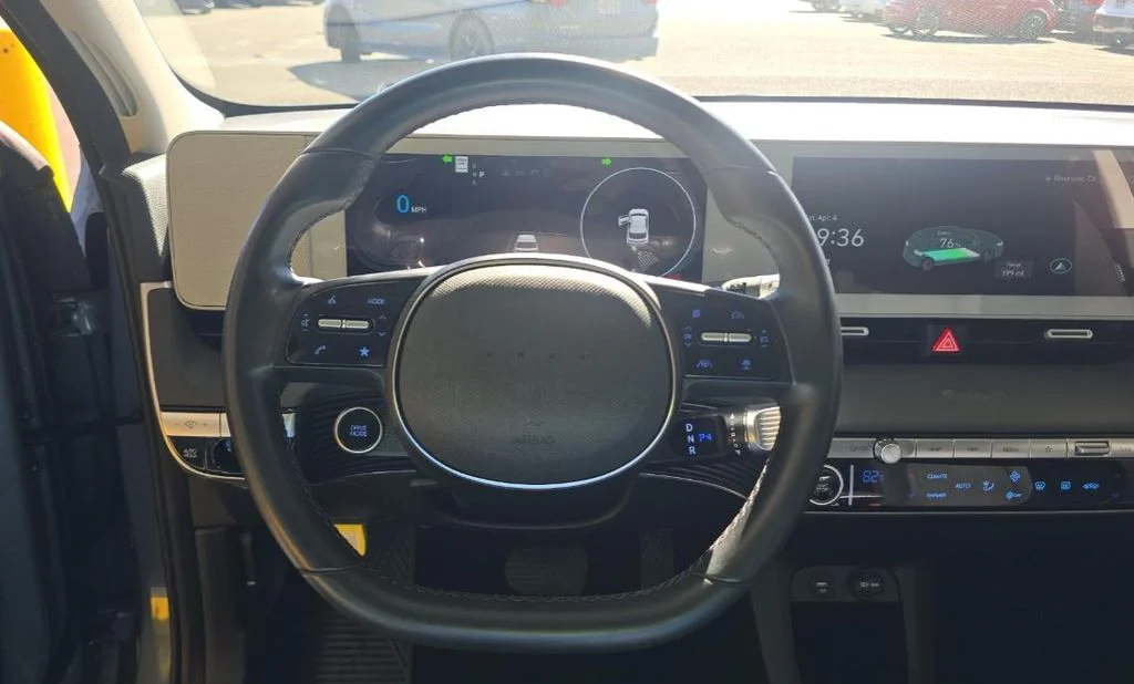 Used 2024 Blue Hyundai SE image 6
