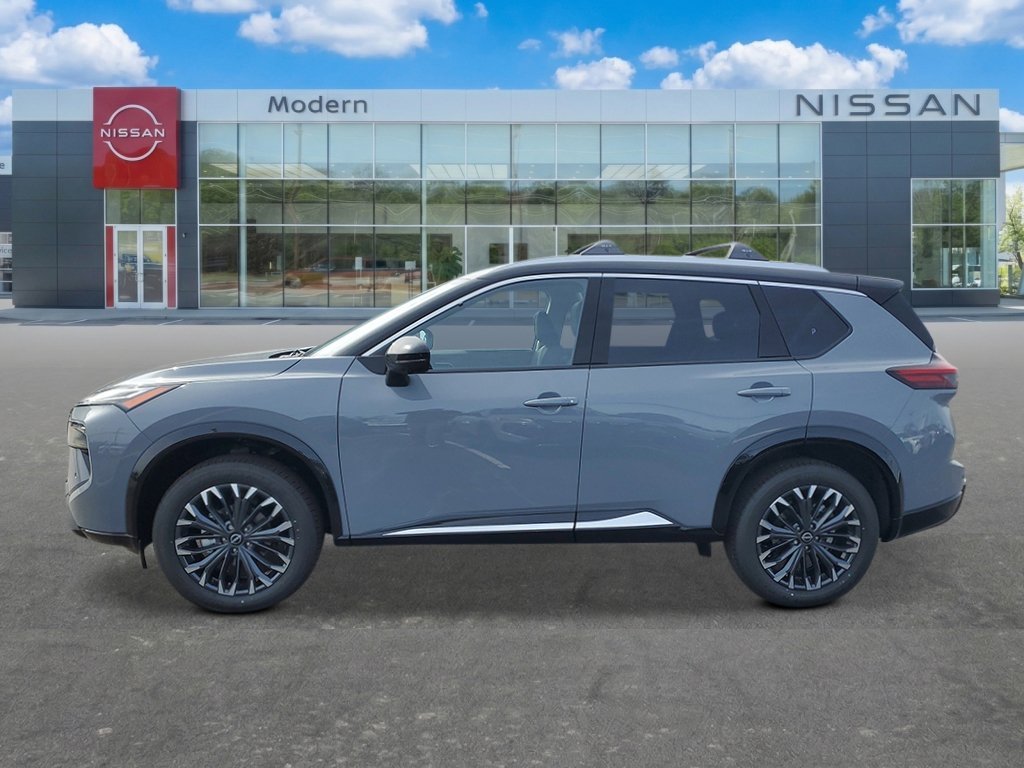 New 2026 Boulder Gray Pearl / Super Black Two-tone Nissan Platinum image 2