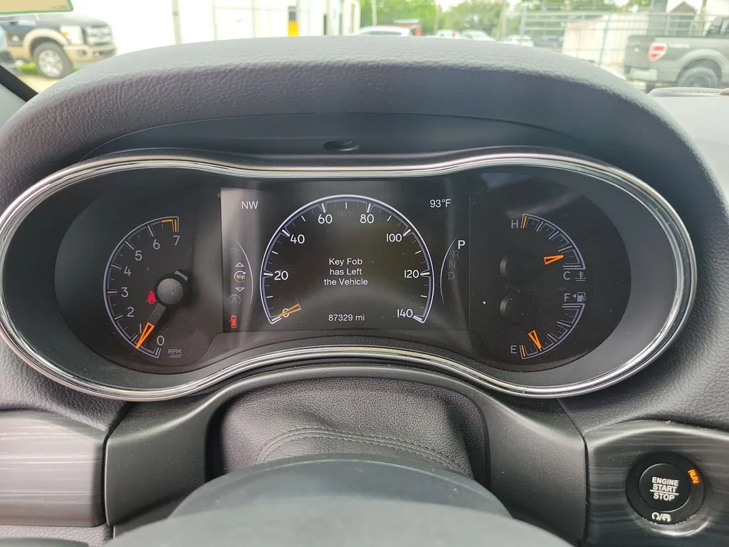 Used 2020 Black Jeep Altitude image 30