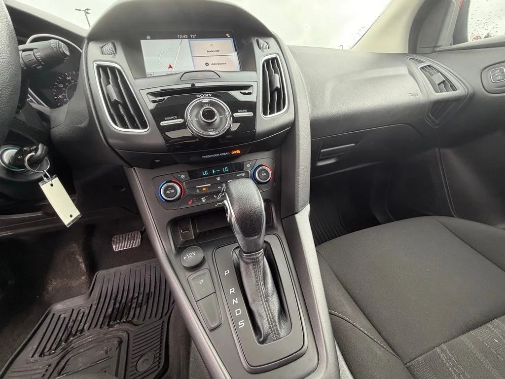 Used 2018 Red Ford SEL image 25