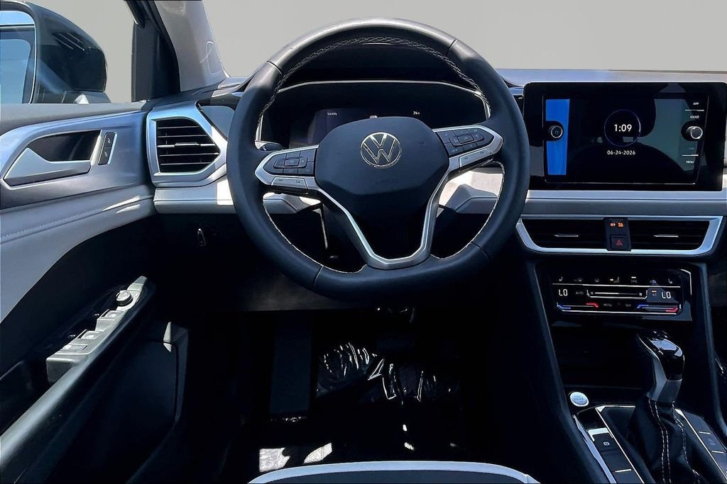 New 2026 Black Volkswagen 1.5T SE image 8