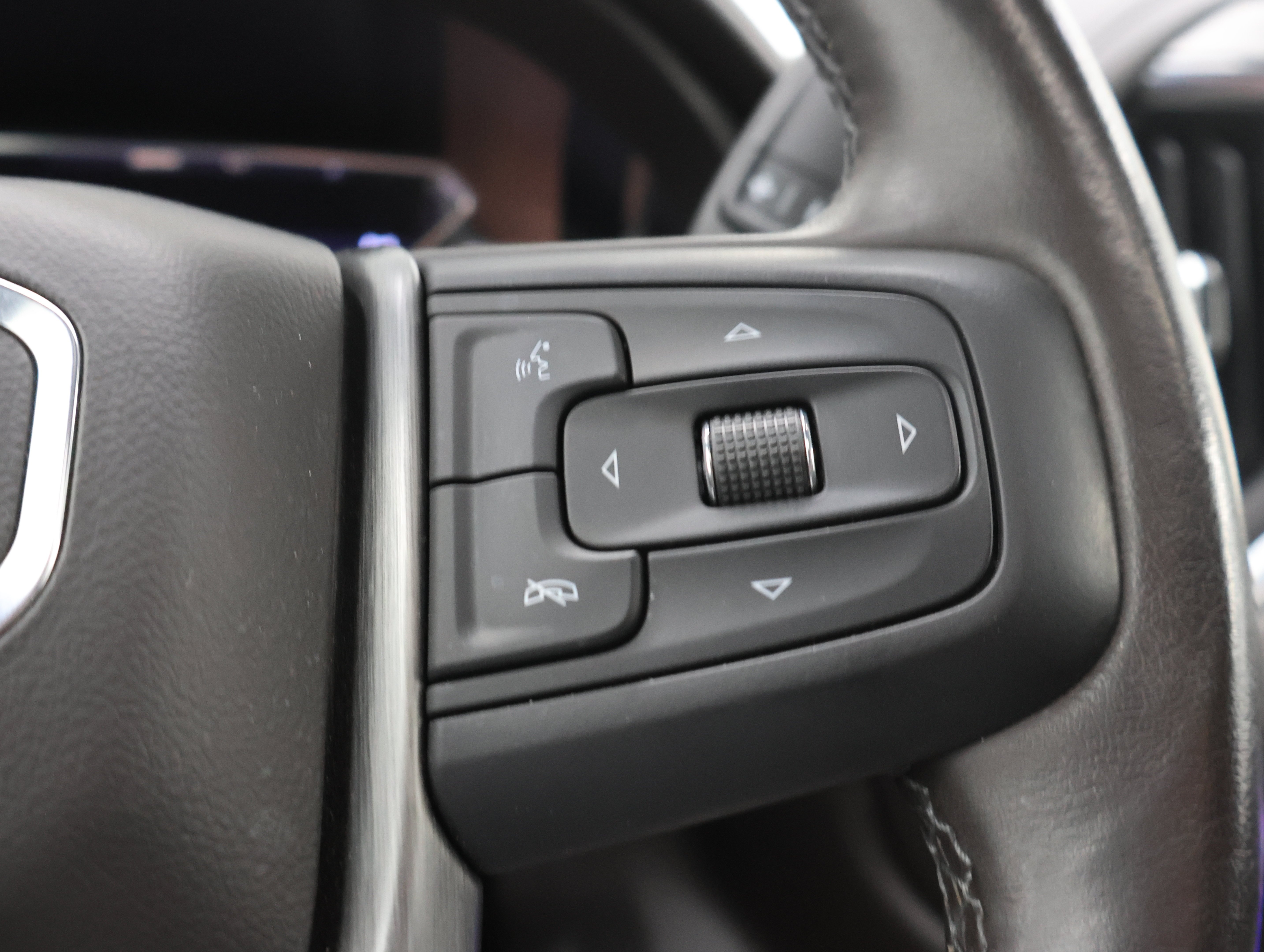Used 2022 White Frost Tricoat GMC 4x4 Crew Cab Denali DRW: CREW-LONG-DRW-DENALI ULTIMATE-NAV-MOON-360 CAM-DIESEL-1 OWNER image 15