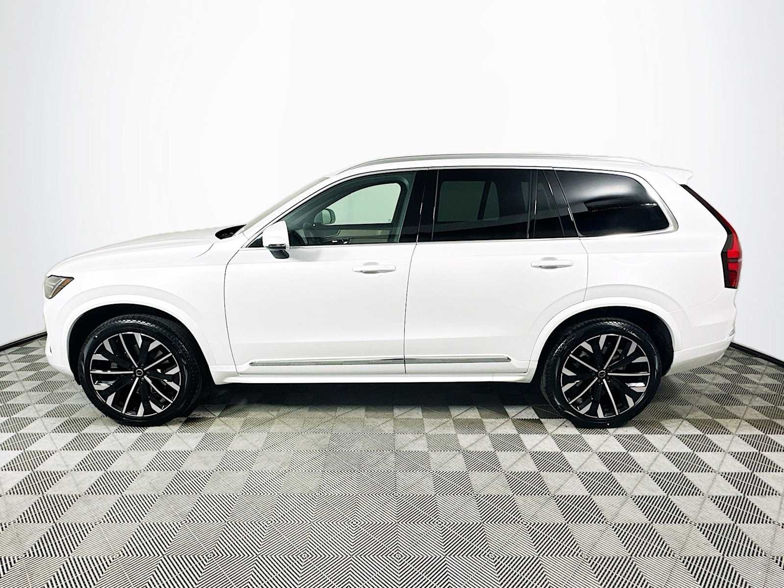 New 2026 Crystal White Volvo Core image 4