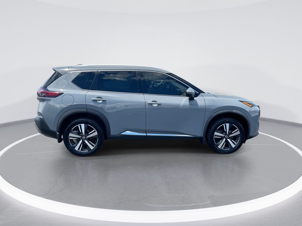 Used 2021 Gray Nissan SL image 9