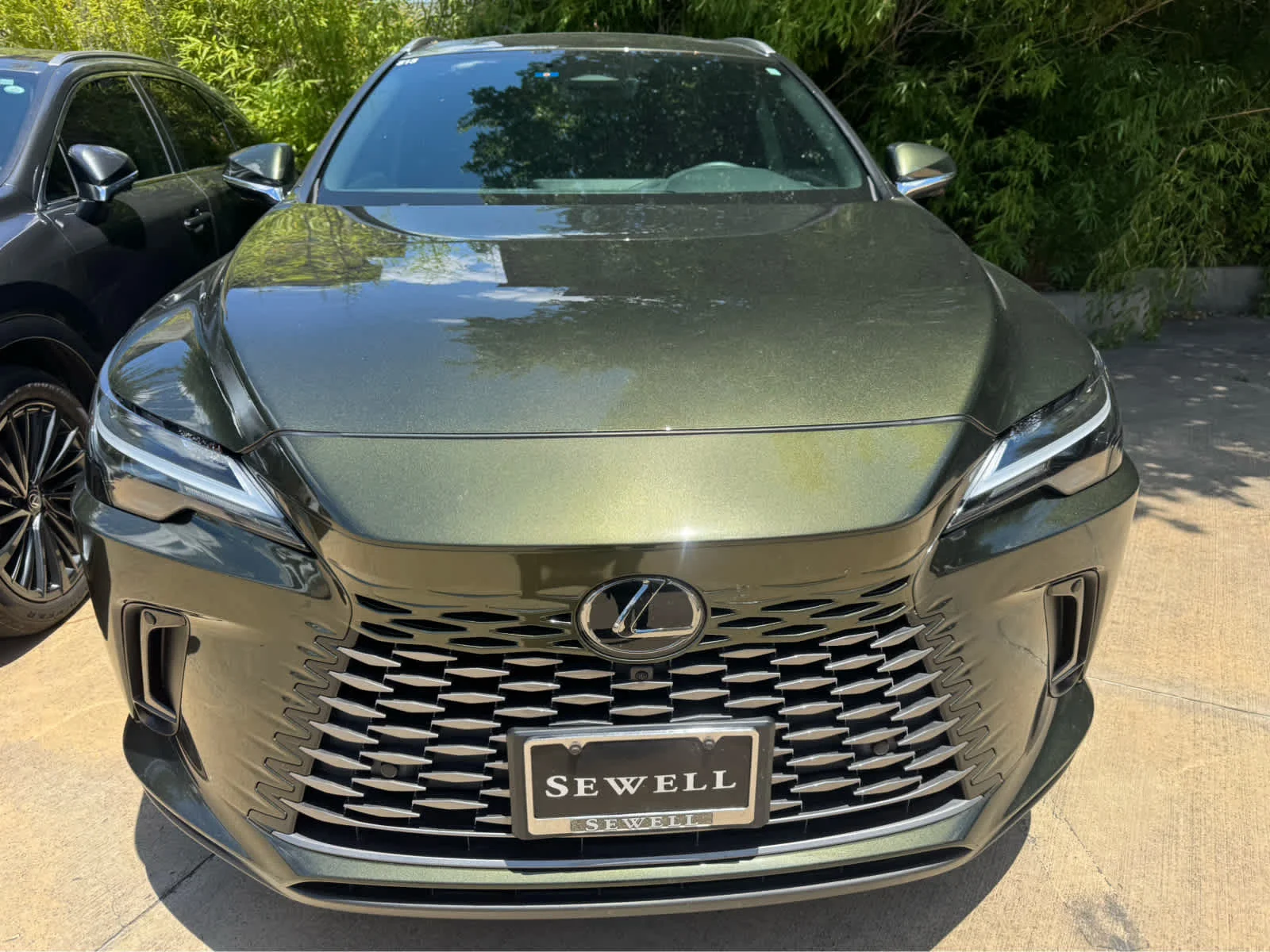 Used 2025 Nori Green Pearl Lexus Premium image 3