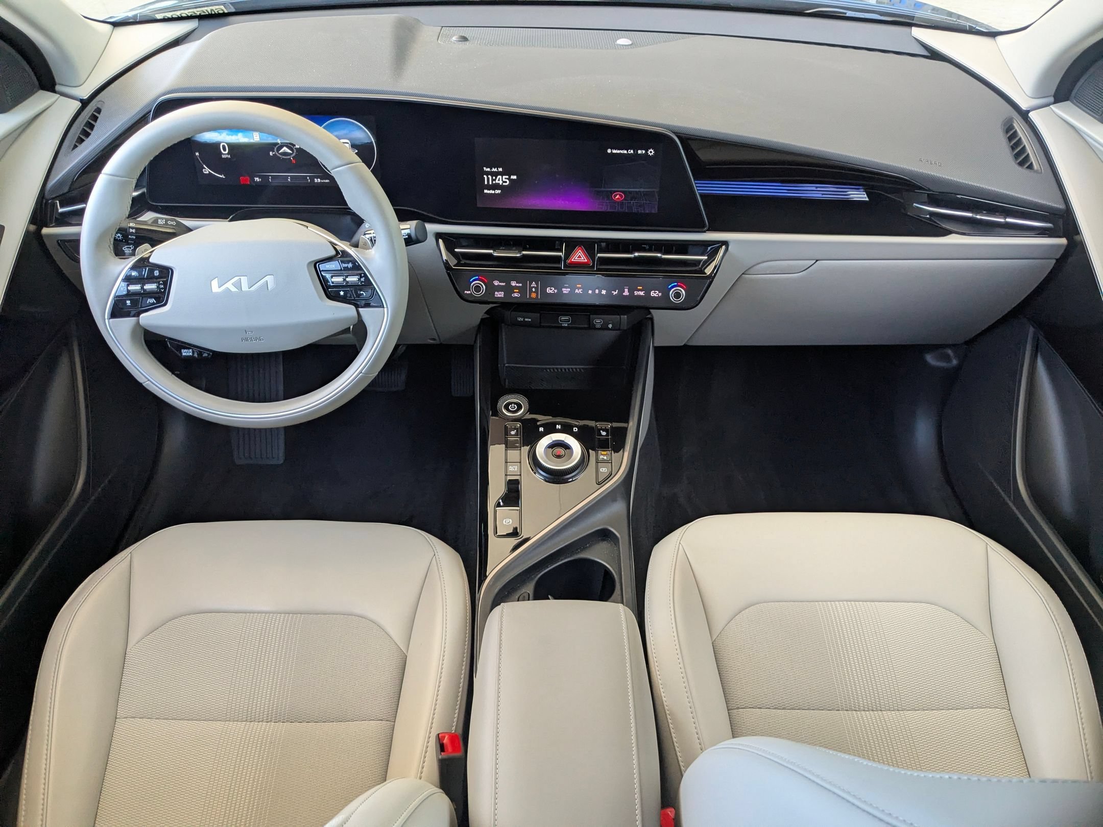 Used 2023 Mineral Blue Kia Wind image 22
