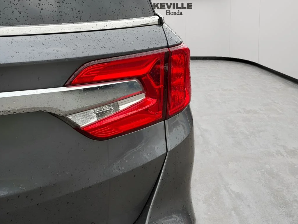 Used 2018 Pewter Honda EX image 3