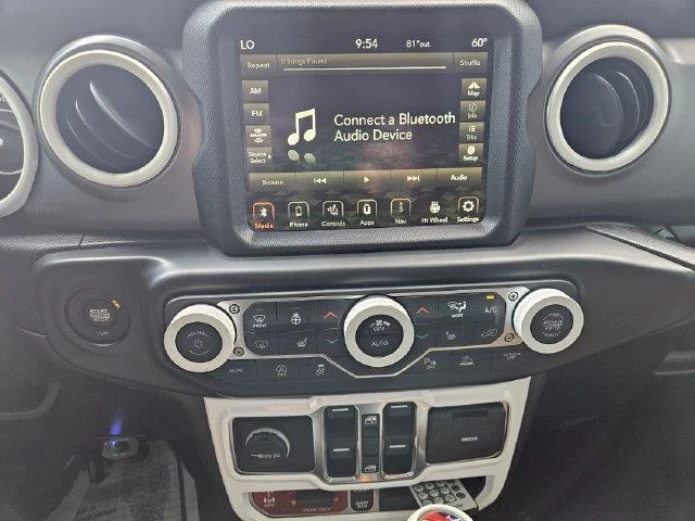 Used 2021 White Jeep Unlimited Rubicon image 18
