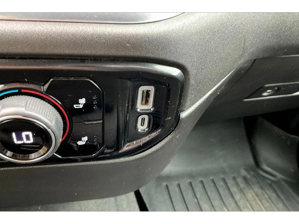Used 2024 Summit White Chevrolet LT image 23