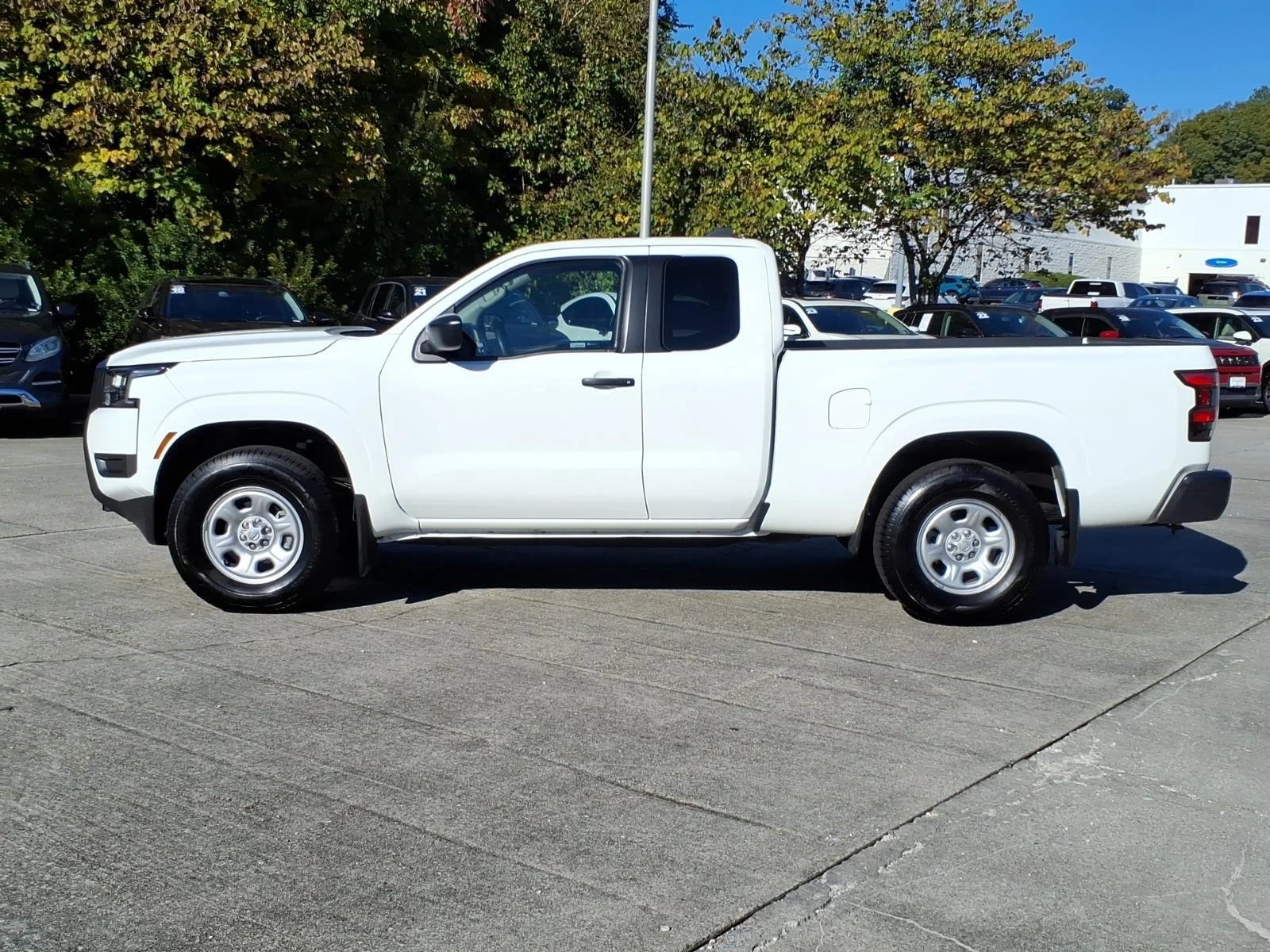 Used 2026 Glacier White Nissan S image 3