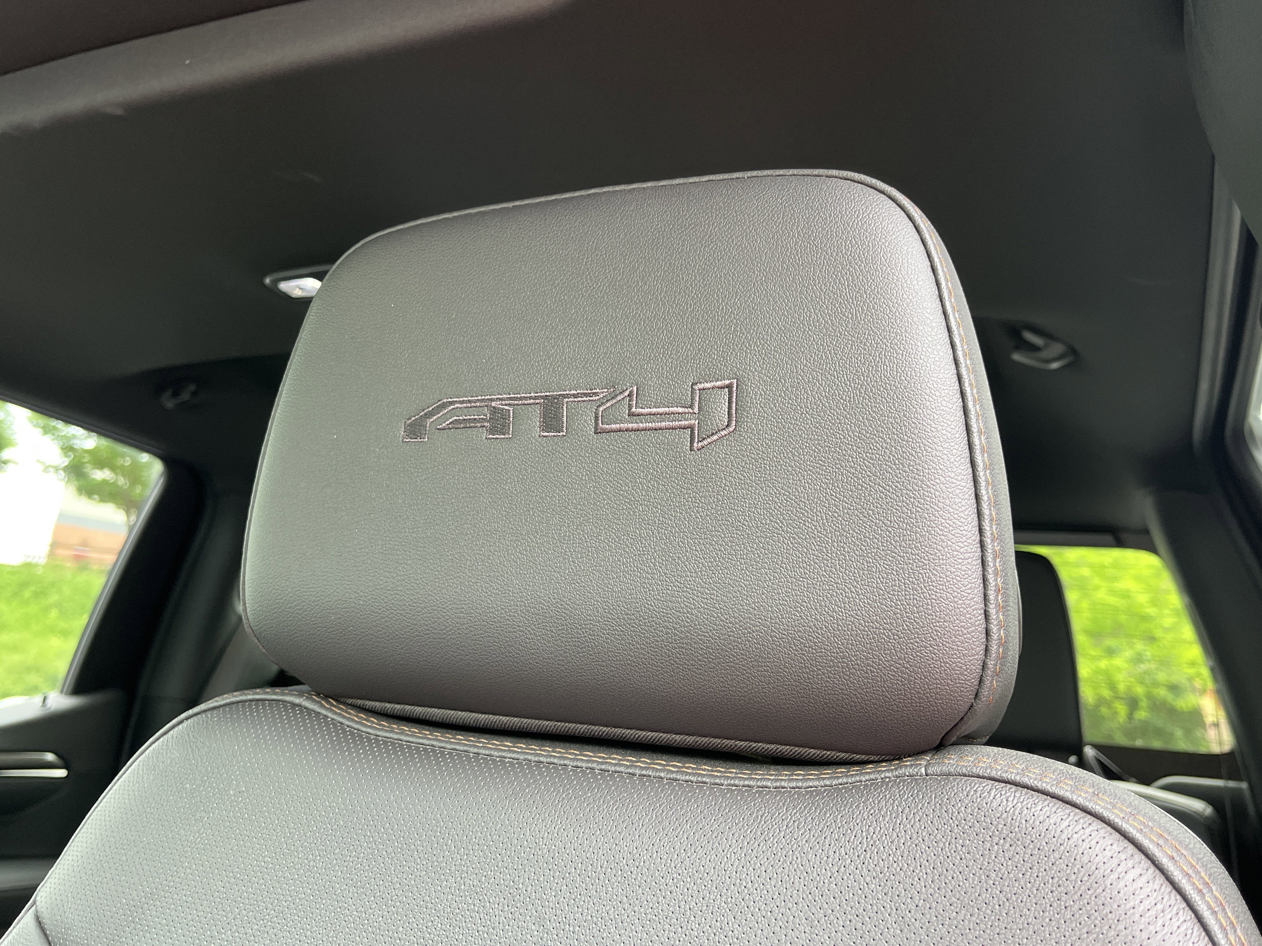 Used 2025 Summit White GMC AT4 image 19