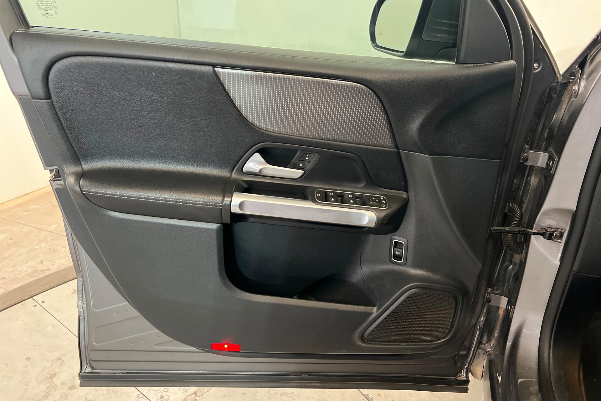 Used 2022 Gray Mercedes-Benz GLB 250 image 15