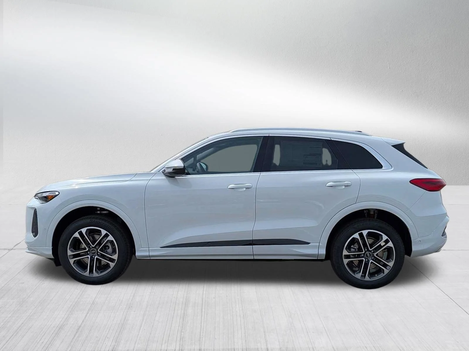 Used 2026 GLACIER WHT MET Audi Premium image 3