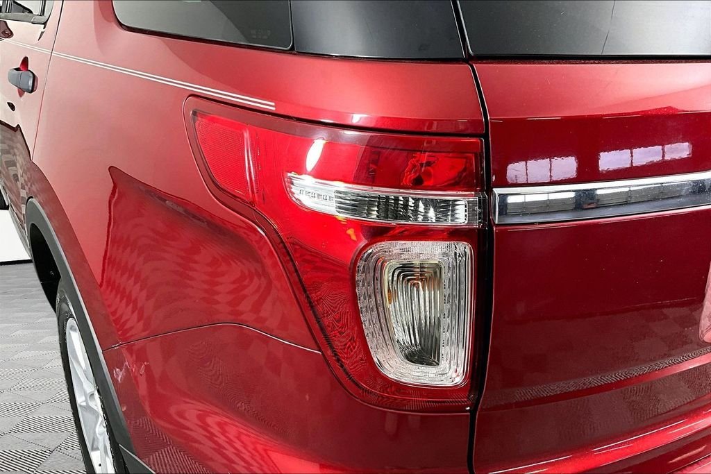 Used 2013 Red Ford Base image 20