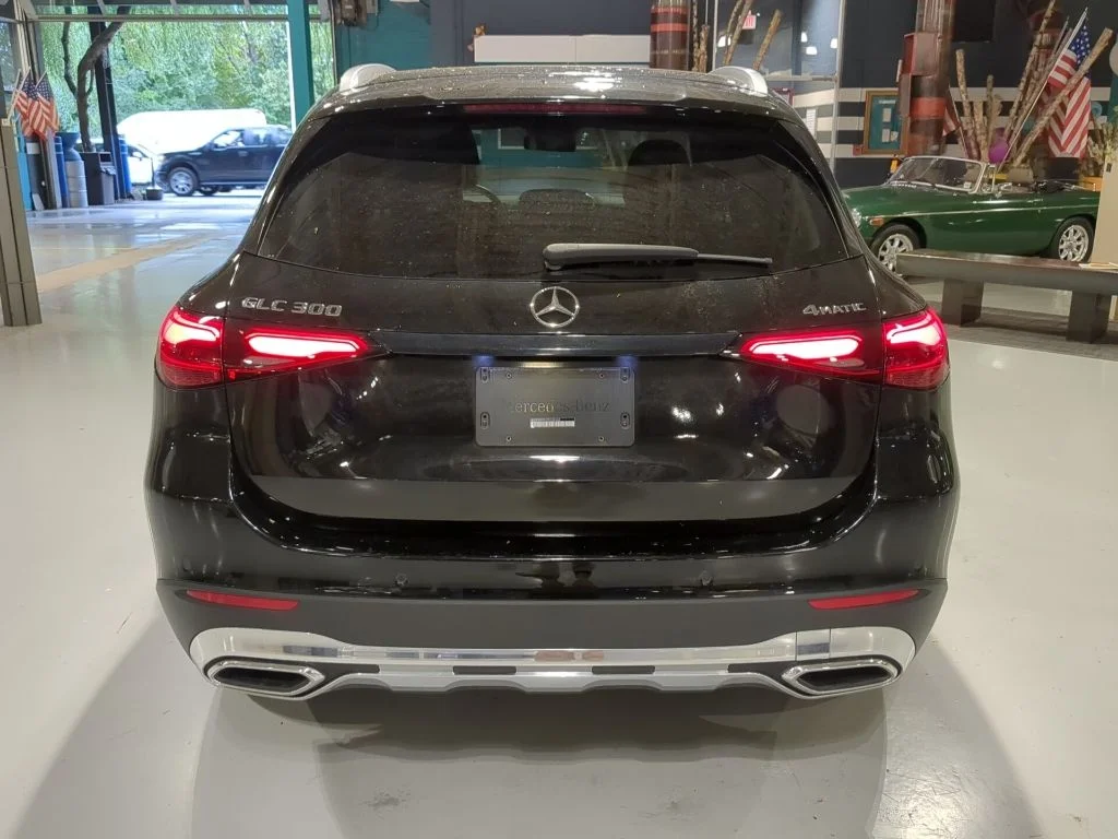 Used 2023 Black Mercedes-Benz GLC 300 image 9