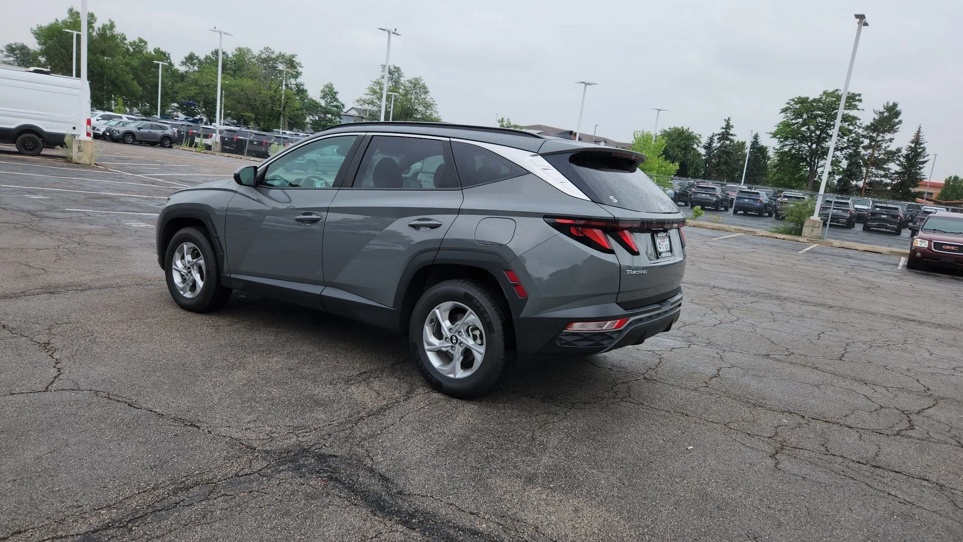 Used 2024 Hampton Gray Hyundai SEL image 6