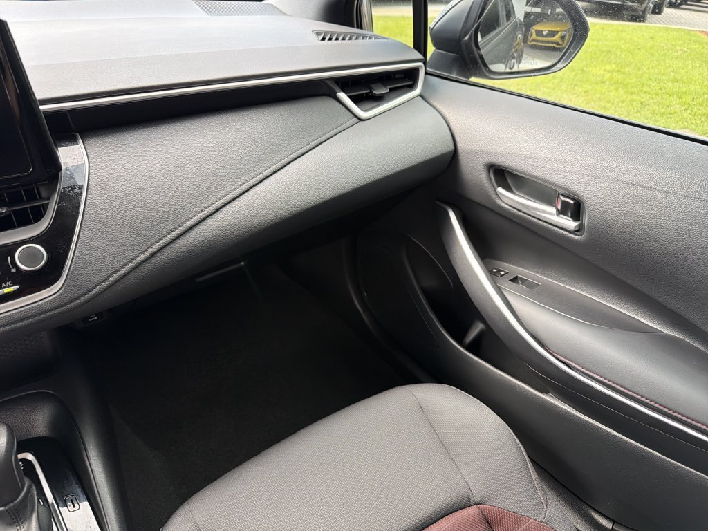 2023 Toyota Corolla SE - Photo 20