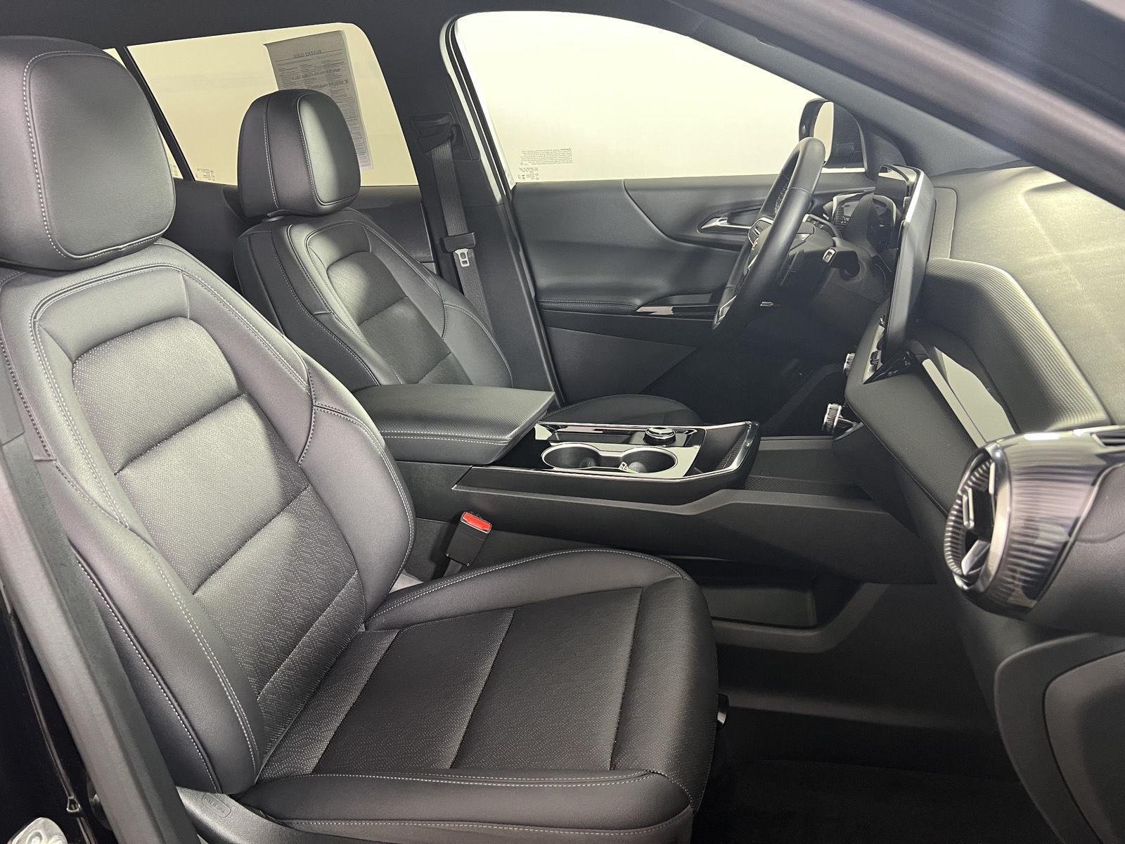 Used 2026 Mosaic Black Metallic Chevrolet AWD LT image 25