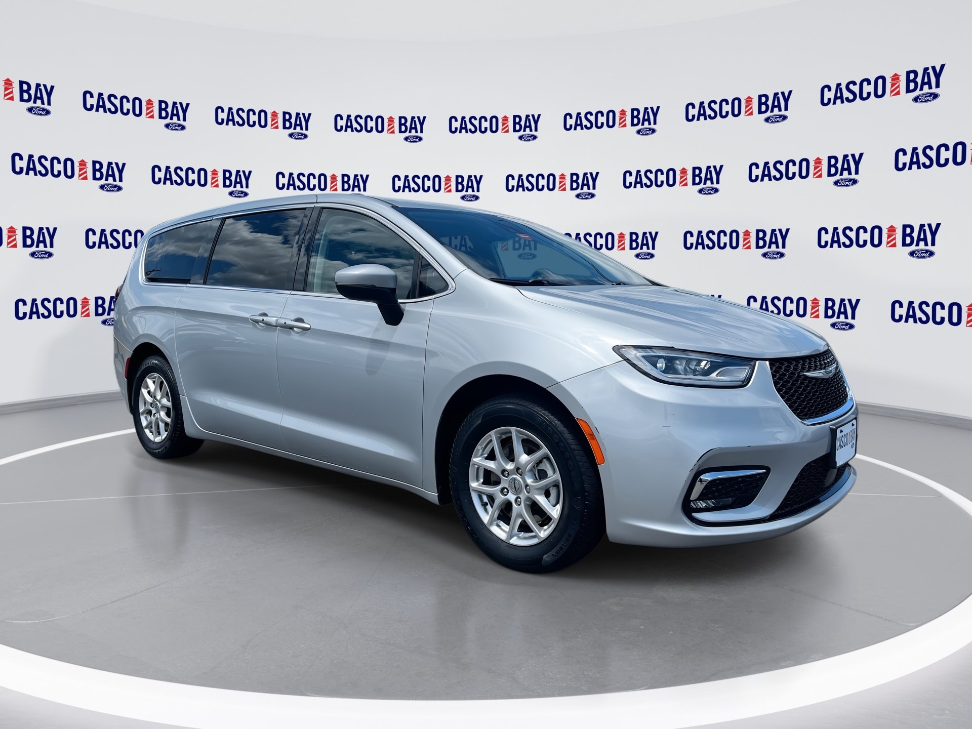 2023 Chrysler Pacifica Touring L's photo