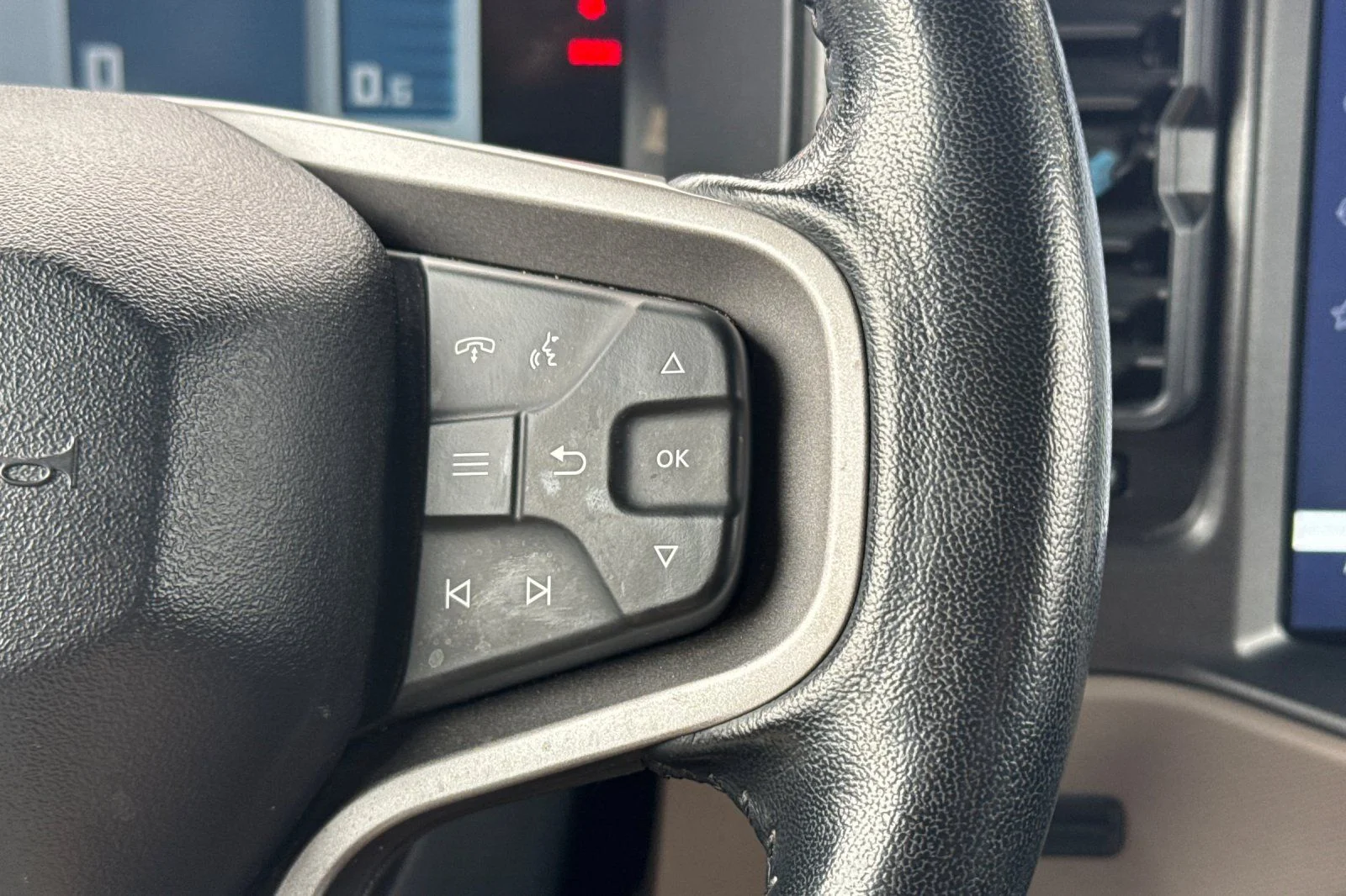 Certified Used 2024 Gray Metallic Ford Wildtrak image 23